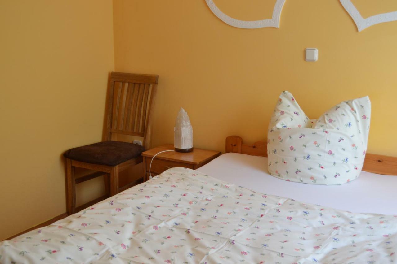 Pension - Hierzer Herborn  ภายนอก รูปภาพ